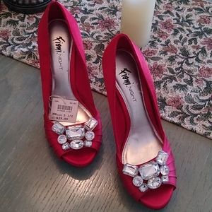 NWT, Gorgeous Red Satin bejeweled Fioni, peep-toe heels, size 5.5